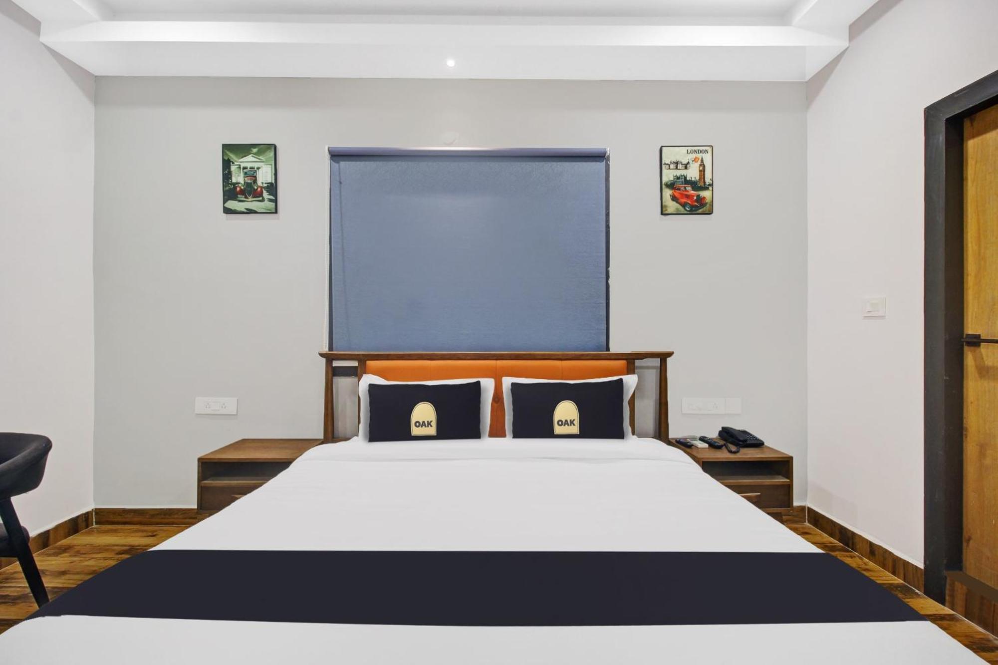 Super Townhouse Oak Hitec City Near Image Hospital Hyderabad Exterior photo